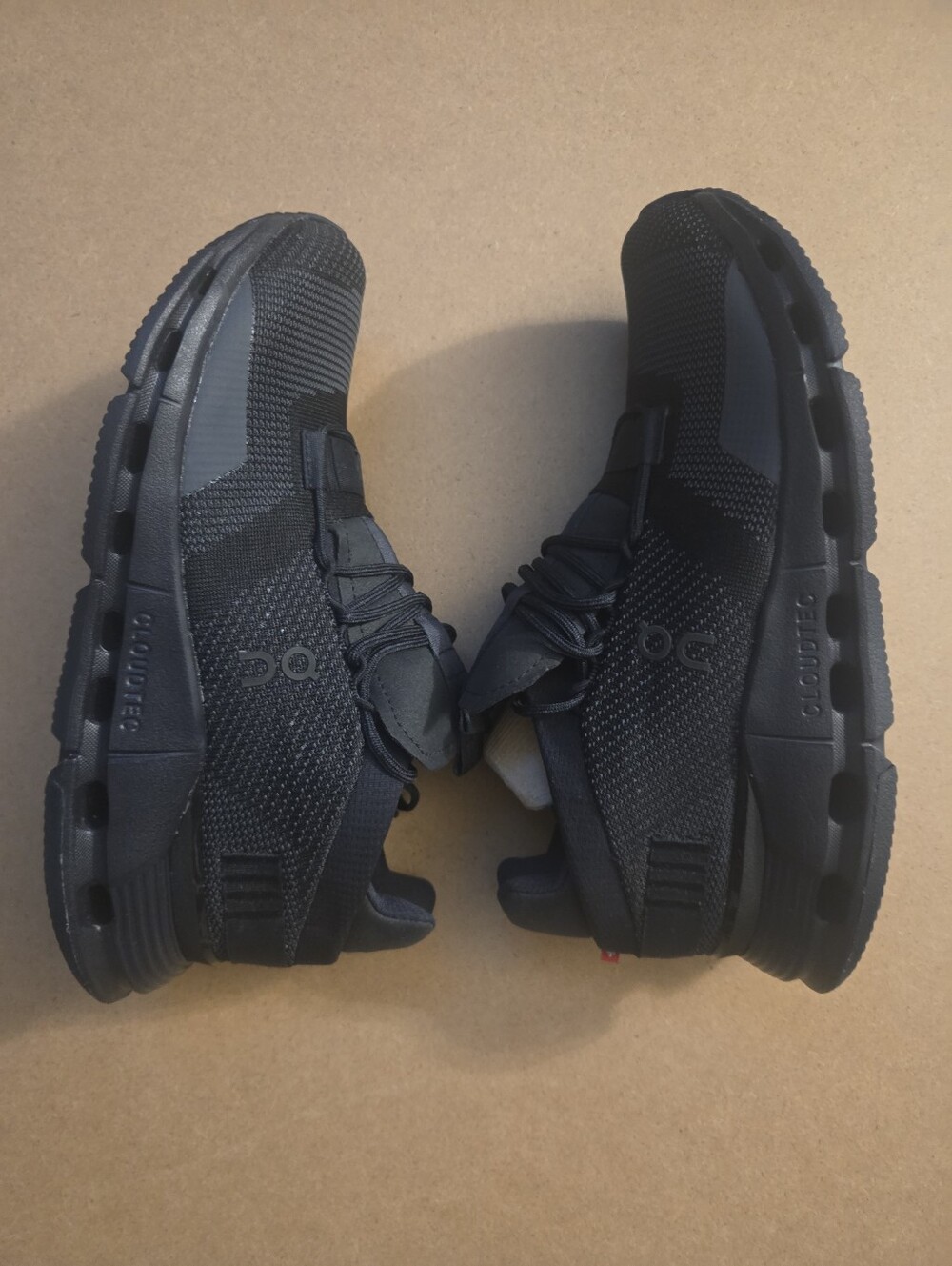 On Running Walking Sneakers Women Size 7.5 Cloudnova